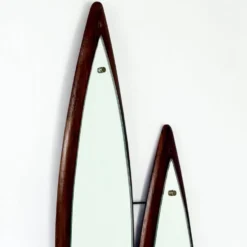 Miroir mural sculptural italien en bois années 60