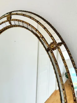 Miroir mural vintage de style vénitien espagnol, ovale, en laiton, années 1980 Hollywood Regency