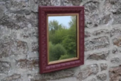 Miroir mural vintage en bois sculpté bordeaux et doré – style Art déco – H4