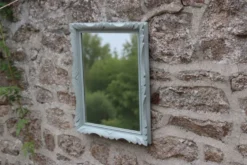 Miroir mural vintage en bois sculpté bleu-vert – style rocaille – H48 cm