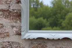 Miroir mural vintage en bois sculpté bleu-vert – style rocaille – H48 cm