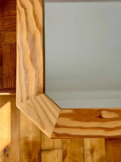 Miroir octogonal en bois clair et nervuré