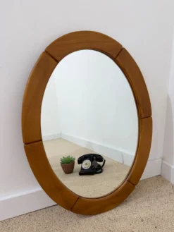 Miroir ovale années 70 en orme massif