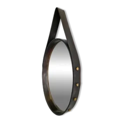Miroir ovale en cuir florentin en laiton par Jacques Adnet, années 1960