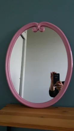 Miroir ovale fonte émaillée rose