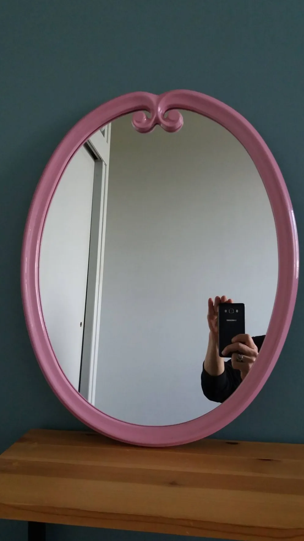 Miroir ovale fonte émaillée rose