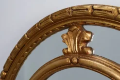 Miroir ovale incliné de style néoclassique du 20e siècle par Deknudt, Belgique
