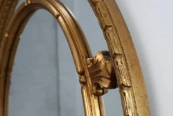 Miroir ovale incliné de style néoclassique du 20e siècle par Deknudt, Belgique