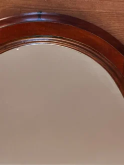 Miroir ovale vintage en bois teinté – 66 × 48,5 cm