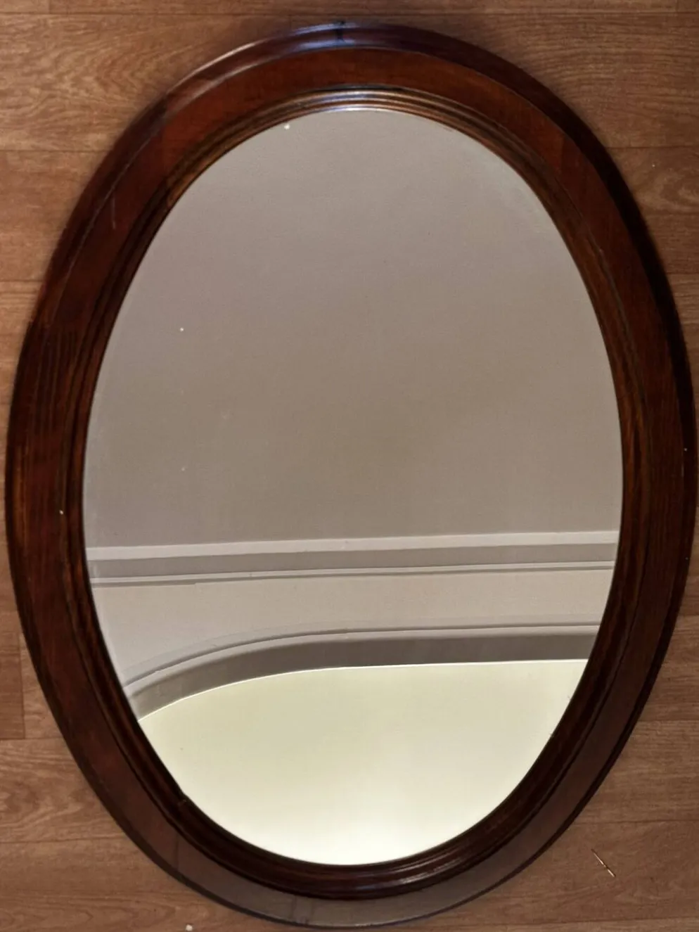 Miroir ovale vintage en bois teinté – 66 × 48,5 cm