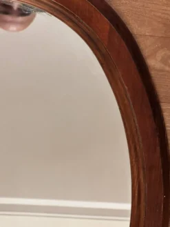 Miroir ovale vintage en bois teinté – 66 × 48,5 cm