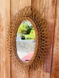 Miroir ovale vintage en rotin