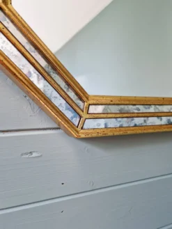 Miroir à parcloses en bois doré, Deknudt (Belgique),1970