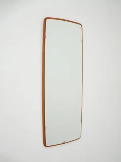 Miroir rectangulaire en teck légèrement convexe scandinave par "Kron"