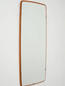 Miroir rectangulaire en teck légèrement convexe scandinave par "Kron"