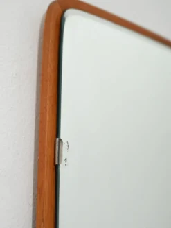 Miroir rectangulaire en teck légèrement convexe scandinave par 