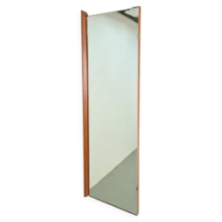Miroir rectangulaire en teck scandinave des années 1960.