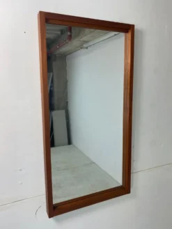 Miroir rectangulaire scandinave vintage en teck du milieu du siècle, années 1950