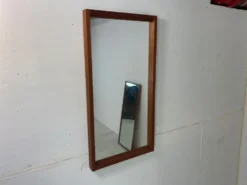 Miroir rectangulaire scandinave vintage en teck du milieu du siècle, années 1950