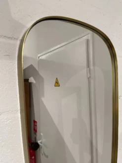 Miroir retroviseur et forme libre