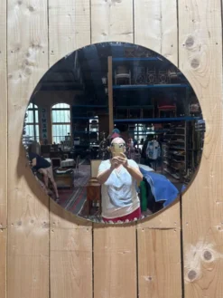 Miroir rond Art Déco – Verre biseauté & clips chromés – Années 1930