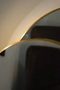 Miroir rond artisanal en laiton