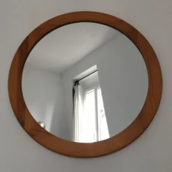 Miroir rond en pin vernis