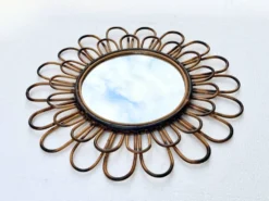Miroir rond fleur soleil en rotin osier fumé vintage 1960 1970 47 cm folk
