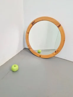 Miroir rond scandinave en pin, années 1970