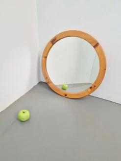 Miroir rond scandinave en pin, années 1970