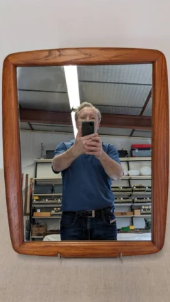 Miroir scandinave en teck massif, Danemark vers 1970