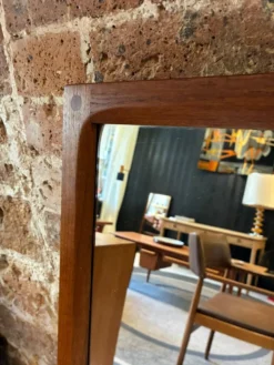 Miroir scandinave en teck par Aksel Kjersgaard, Danemark 1960