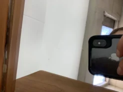 Miroir scandinave à tablette asymétrique en bois, années 60