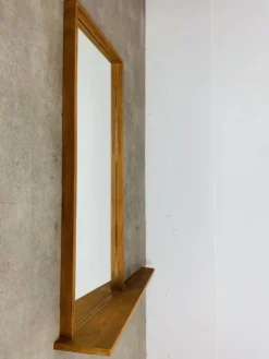 Miroir scandinave à tablette asymétrique en bois, années 60