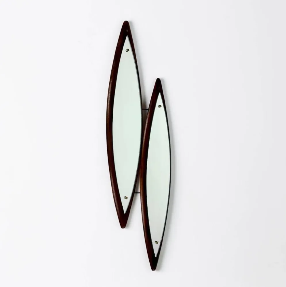 Miroir sculptural à double paroi en bois et laiton, Italie années 1960