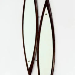 Miroir sculptural à double paroi en bois et laiton, Italie années 1960