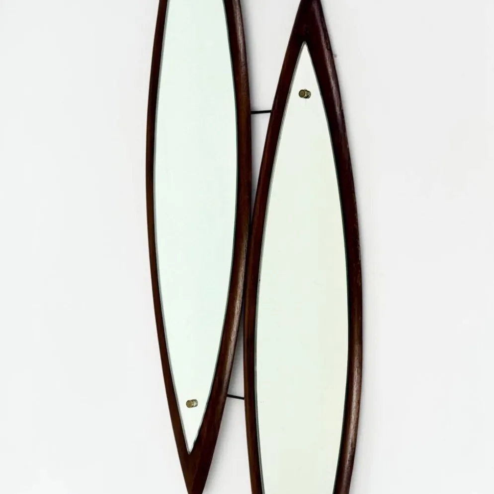 Miroir sculptural à double paroi en bois et laiton, Italie années 1960