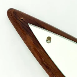 Miroir sculptural à double paroi en bois et laiton, Italie années 1960