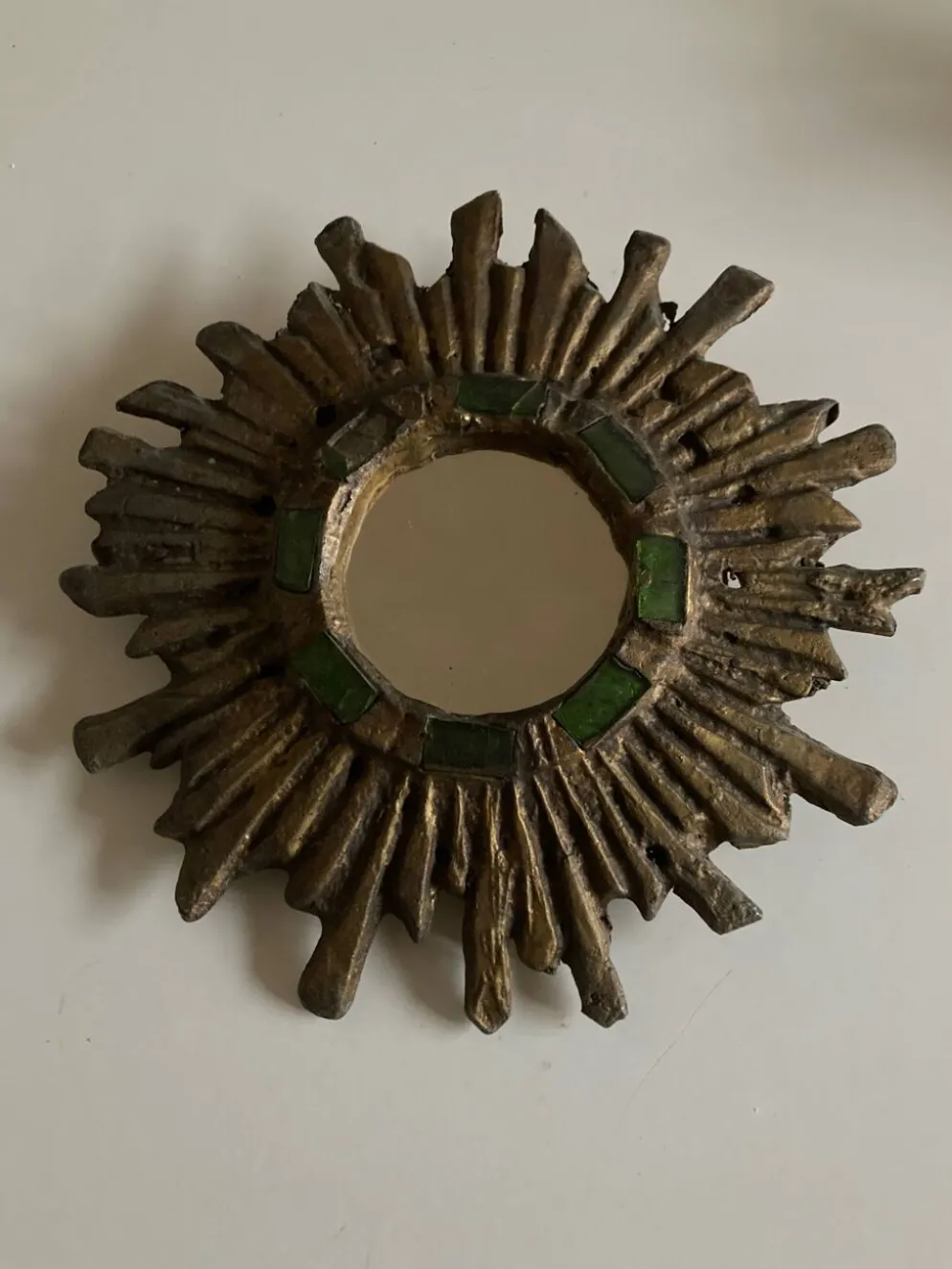 Miroir soleil de Irena Jaworska en plomb doré et verre vert 1960