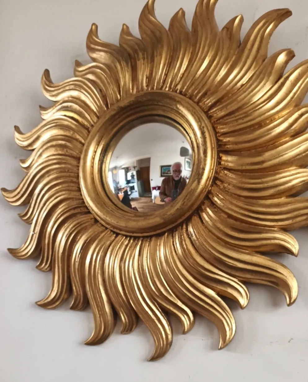 Miroir soleil en bois doré des années 90
