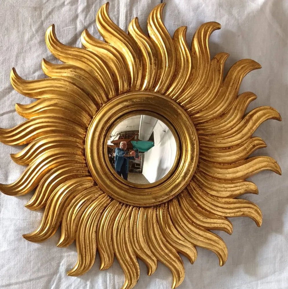 Miroir soleil en bois doré des années 90