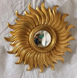 Miroir soleil en bois doré des années 90