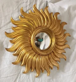Miroir soleil en bois doré des années 90