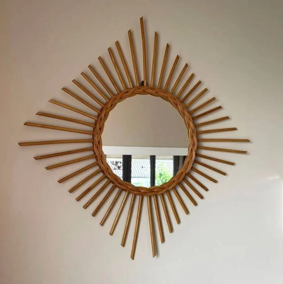 Miroir soleil losange en rotin – France, années 60