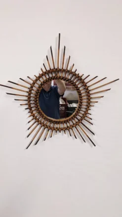 Miroir soleil étoilé en rotin, France vers 1960