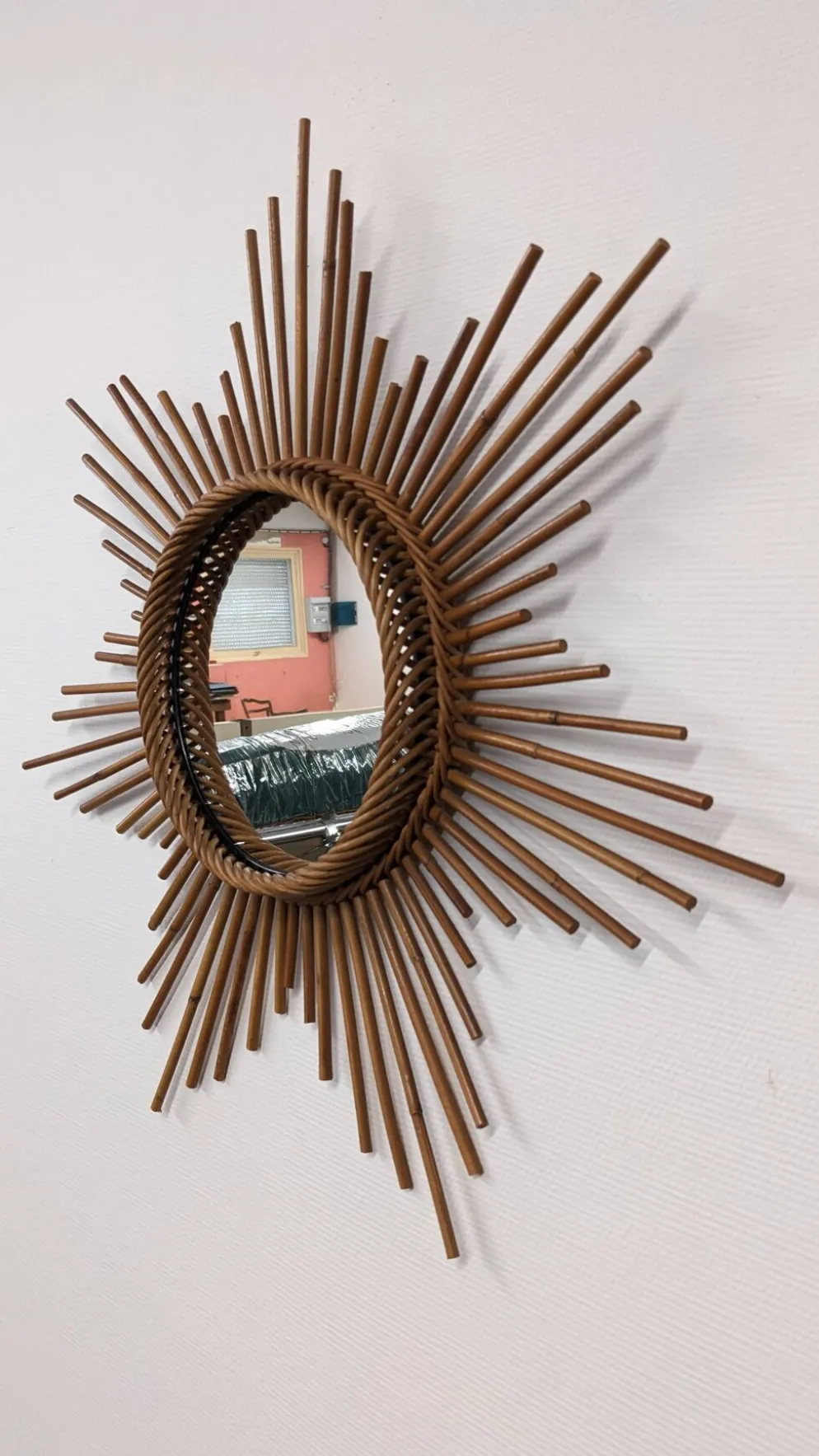 Miroir soleil étoilé XL en rotin, France vers 1970