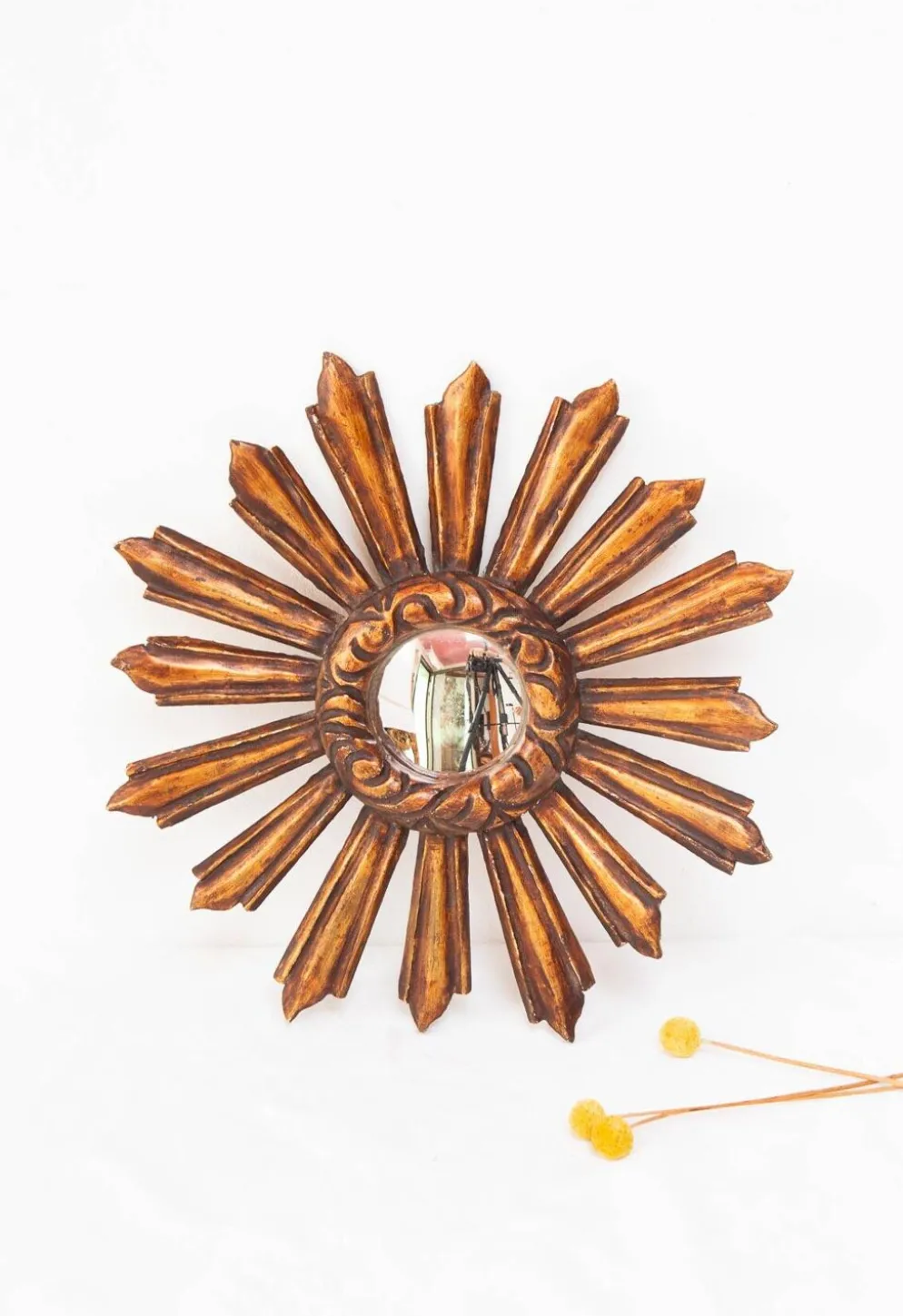 Miroir soleil vintage œil de sorcière en bois doré (39 cm)