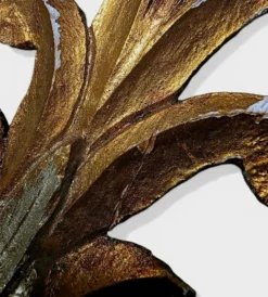 Miroir sorcière "Soleil" en bois doré à décor de feuilles d'acanthe