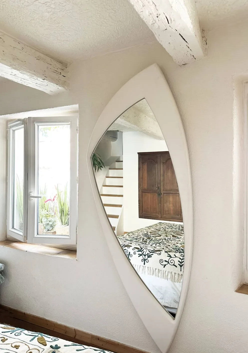 Miroir Space Age XXL en bois laqué, France années 1970