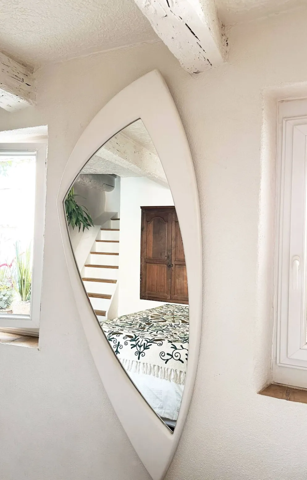 Miroir Space Age XXL en bois laqué, France années 1970